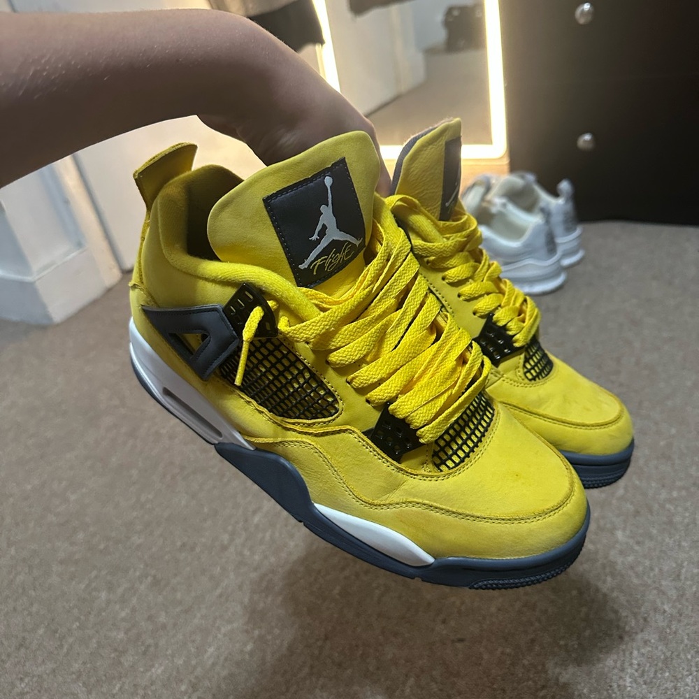 Jordan 4 lighting (WITH BOX)